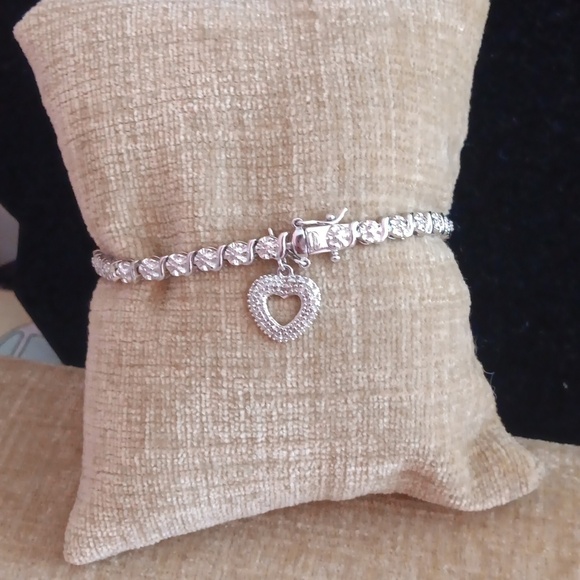 925 Silver Sparkling Tennis Bracelet with Heart Charm - Picture 5 of 10